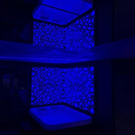 Love hôtel Chambre Romantique Avec Spa B *