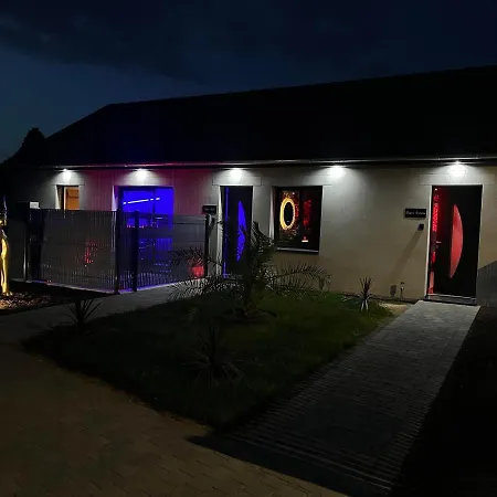 Yetişkin Oteli Chambre Romantique Avec Spa B Gruny